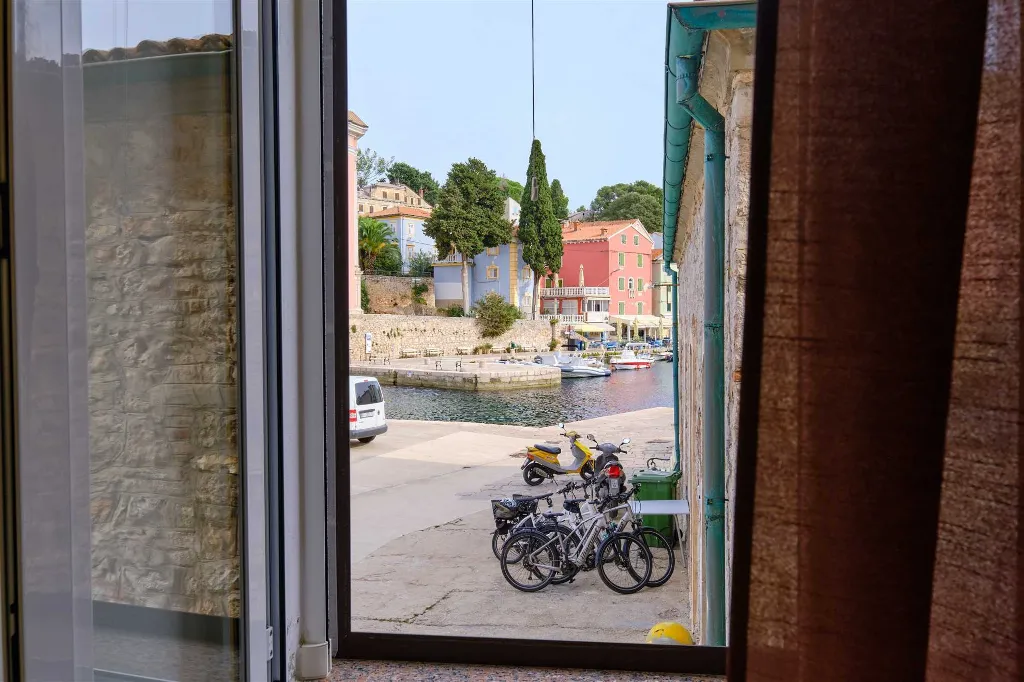 1-Bedroom Apartment in Veli Lošinj for Up to 3