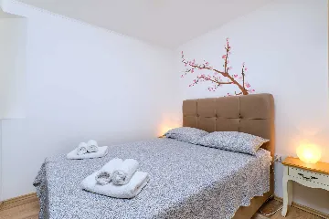 1-Bedroom Apartment in Veli Lošinj for Up to 3