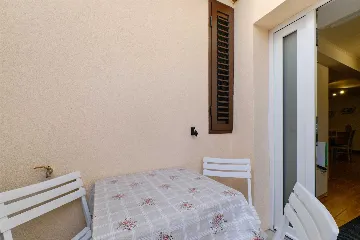 1-Bedroom Apartment in Veli Lošinj for Up to 3