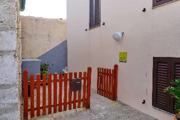 1-Bedroom Apartment in Veli Lošinj for Up to 3