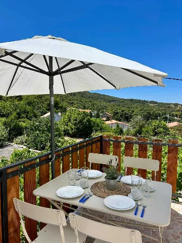 Apartment with Partly Sea View in Veli Lošinj