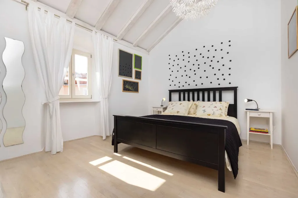 2-Bedroom Guest House for 4 in Veli Lošinj