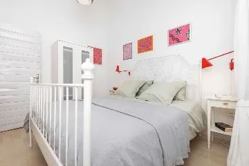 2-Bedroom Guest House for 4 in Veli Lošinj