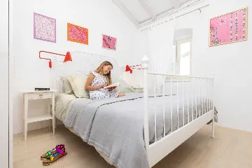 2-Bedroom Guest House for 4 in Veli Lošinj