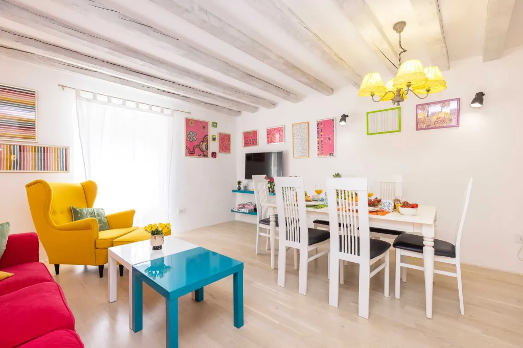 2-Bedroom Guest House for 4 in Veli Lošinj