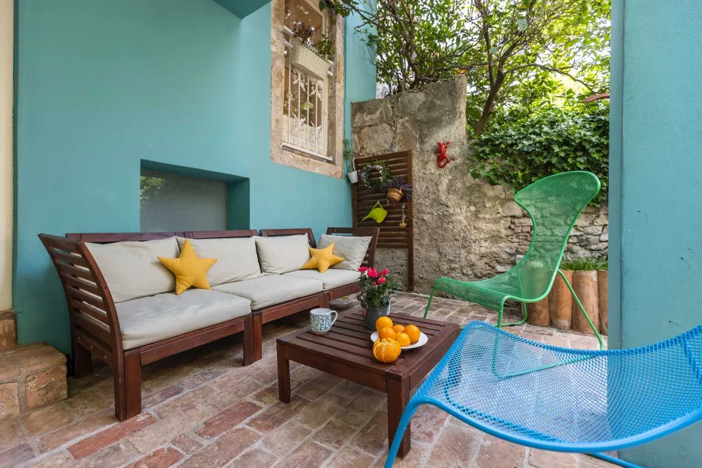 2-Bedroom Guest House for 4 in Veli Lošinj