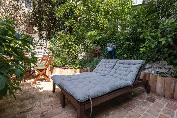 2-Bedroom Guest House for 4 in Veli Lošinj