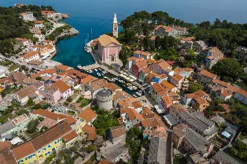 2-Bedroom Guest House for 4 in Veli Lošinj