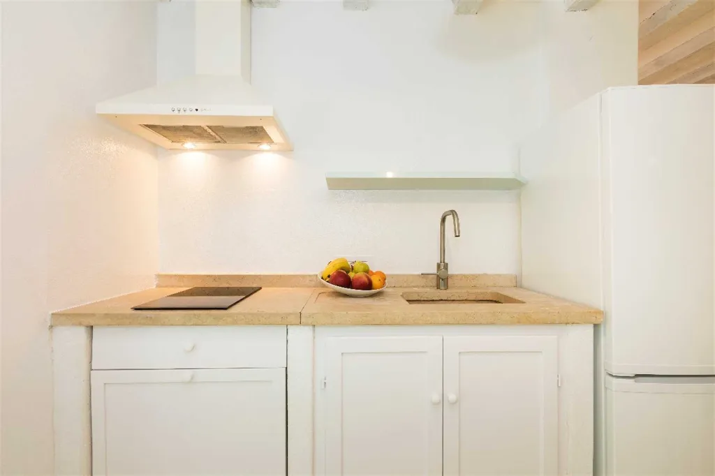 2-Bedroom Guest House for 4 in Veli Lošinj