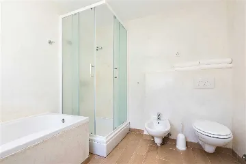 2-Bedroom Guest House for 4 in Veli Lošinj