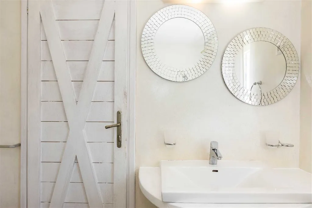 2-Bedroom Guest House for 4 in Veli Lošinj