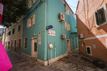 2-Bedroom Guest House for 4 in Veli Lošinj