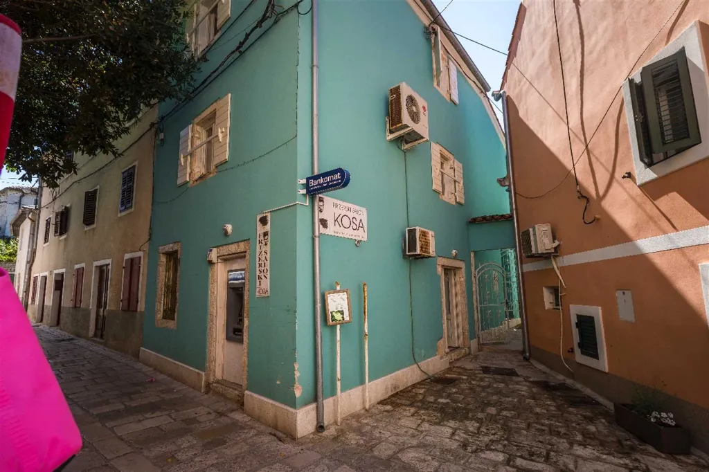2-Bedroom Guest House for 4 in Veli Lošinj