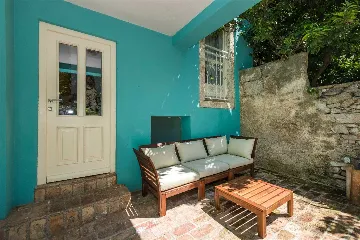 2-Bedroom Guest House for 4 in Veli Lošinj