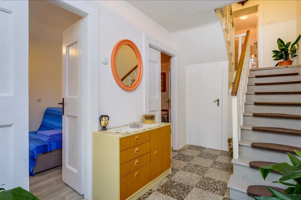 Veli Lošinj Pet-Friendly 3-Bedroom House for 7