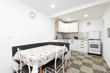 Veli Lošinj Pet-Friendly 3-Bedroom House for 7