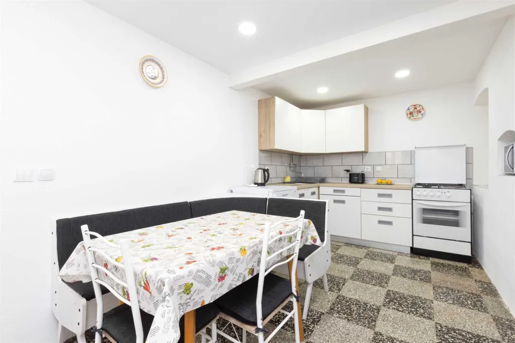 Veli Lošinj Pet-Friendly 3-Bedroom House for 7