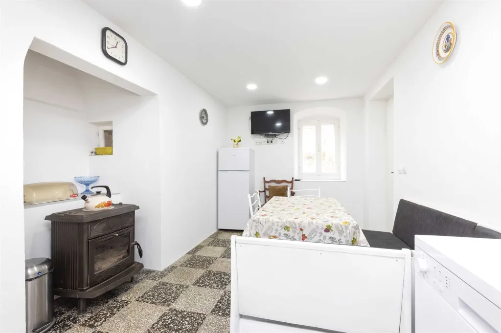 Veli Lošinj Pet-Friendly 3-Bedroom House for 7