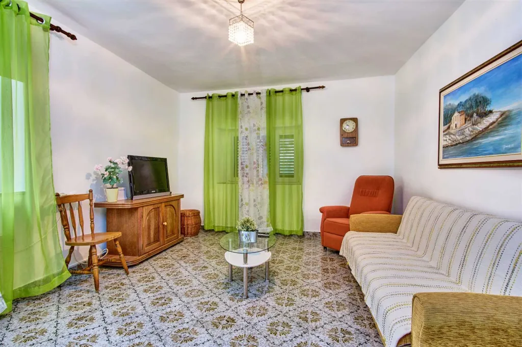Mali Lošinj Holiday House for Up to 5 Guests