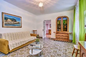 Mali Lošinj Holiday House for Up to 5 Guests