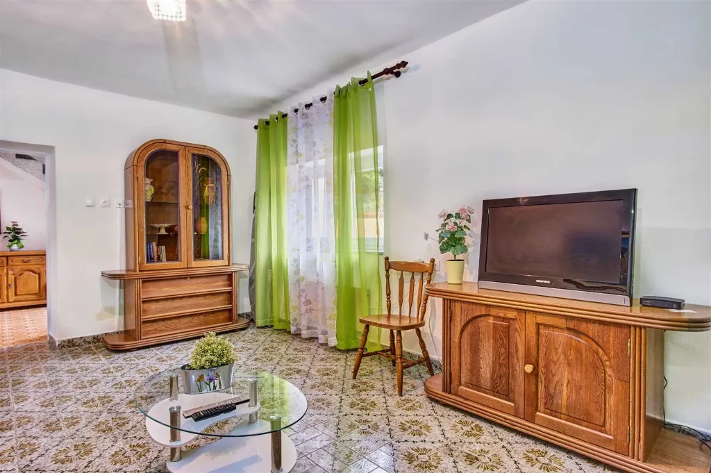 Mali Lošinj Holiday House for Up to 5 Guests