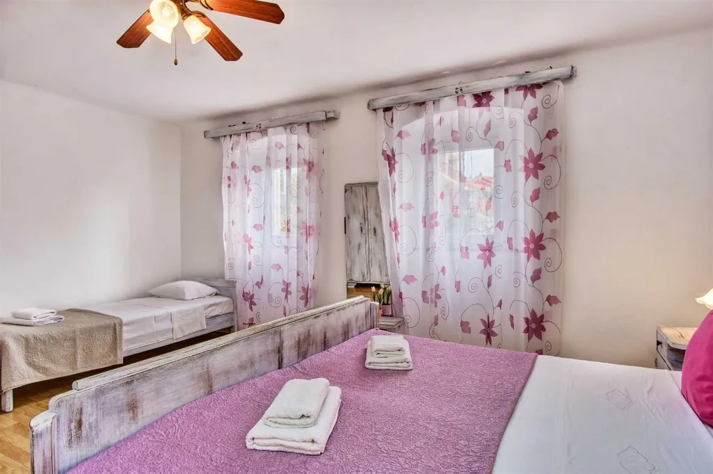 Mali Lošinj Holiday House for Up to 5 Guests