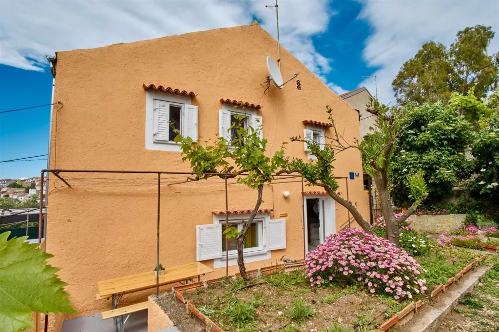 Mali Lošinj Holiday House for Up to 5 Guests