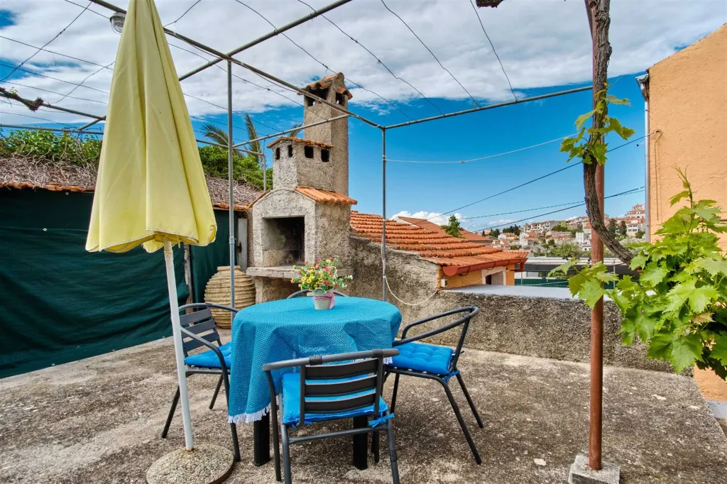 Mali Lošinj Holiday House for Up to 5 Guests