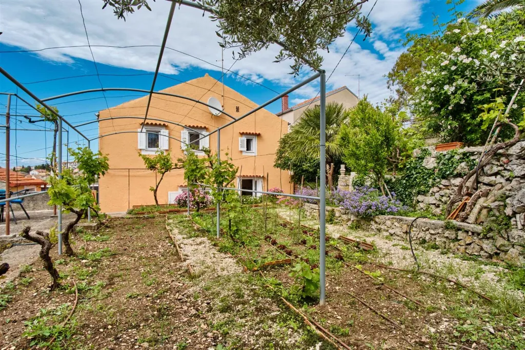 Mali Lošinj Holiday House for Up to 5 Guests