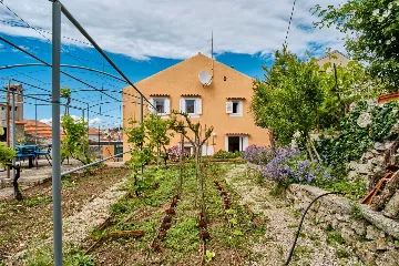 Mali Lošinj Holiday House for Up to 5 Guests
