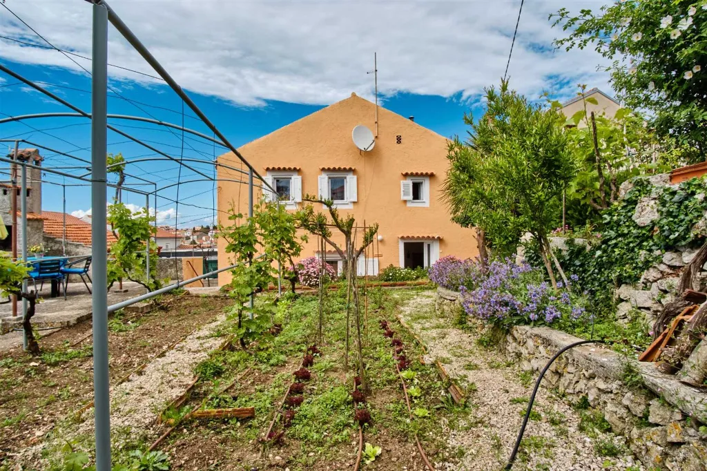 Mali Lošinj Holiday House for Up to 5 Guests