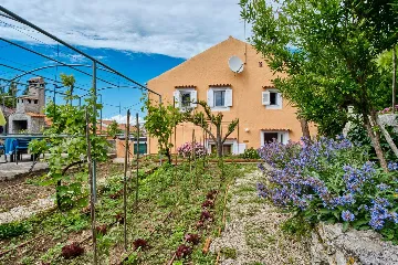 Mali Lošinj Holiday House for Up to 5 Guests
