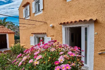 Mali Lošinj Holiday House for Up to 5 Guests