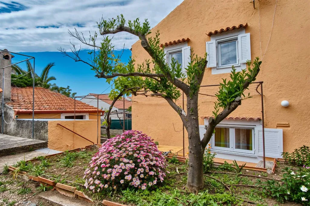 Mali Lošinj Holiday House for Up to 5 Guests