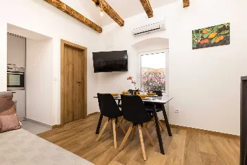 1-Bedroom Apartment in Veli Lošinj for Up to 4
