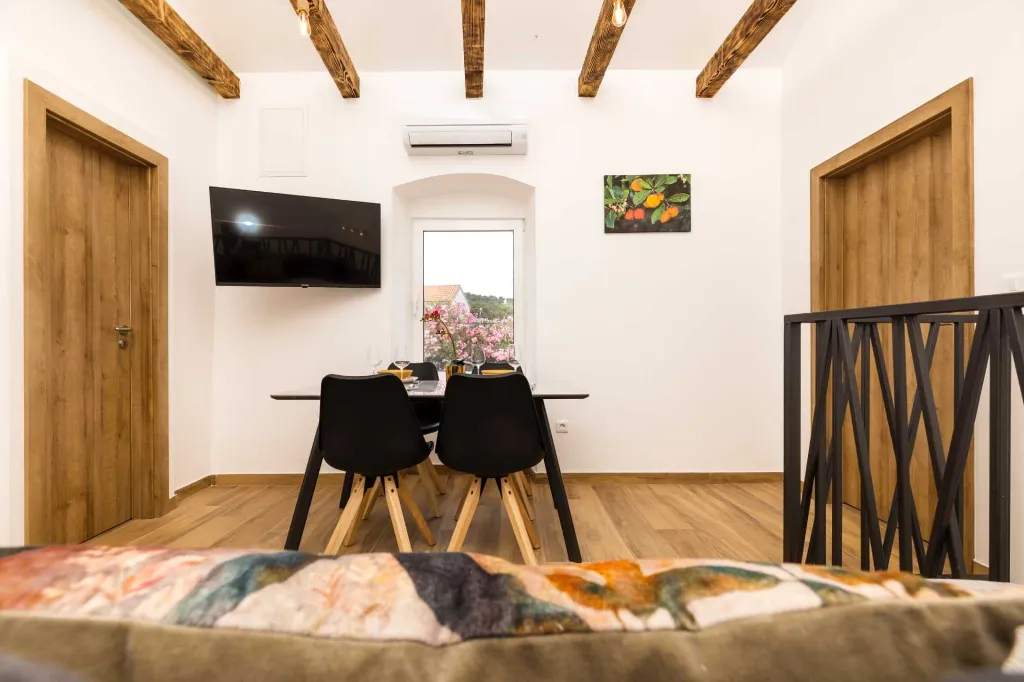 1-Bedroom Apartment in Veli Lošinj for Up to 4