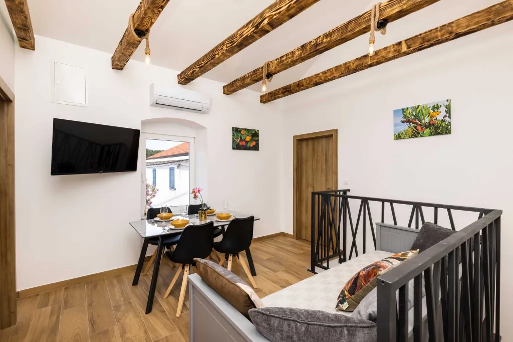 1-Bedroom Apartment in Veli Lošinj for Up to 4
