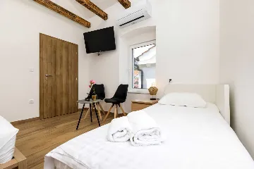 1-Bedroom Apartment in Veli Lošinj for Up to 4