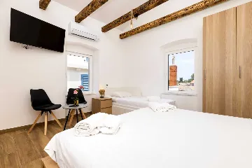1-Bedroom Apartment in Veli Lošinj for Up to 4