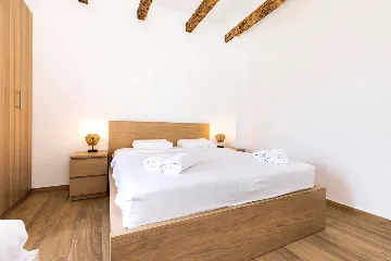 1-Bedroom Apartment in Veli Lošinj for Up to 4