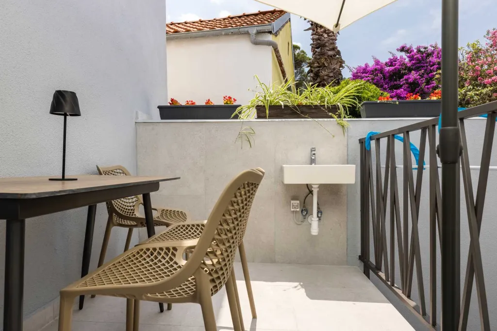 1-Bedroom Apartment in Veli Lošinj for Up to 4