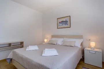 3-Bedroom Apartment for 6 Guests in Mali Lošinj