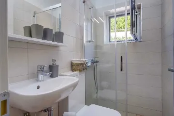 3-Bedroom Apartment for 6 Guests in Mali Lošinj