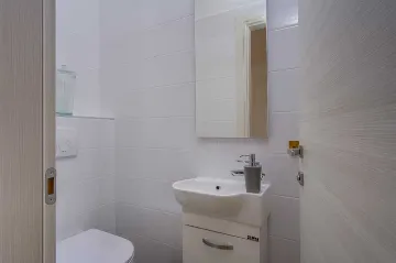 3-Bedroom Apartment for 6 Guests in Mali Lošinj