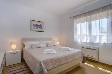3-Bedroom Apartment for 6 Guests in Mali Lošinj