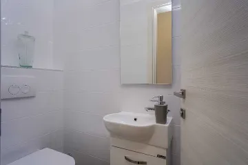 3-Bedroom Apartment for 6 Guests in Mali Lošinj