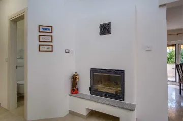 3-Bedroom Apartment for 6 Guests in Mali Lošinj