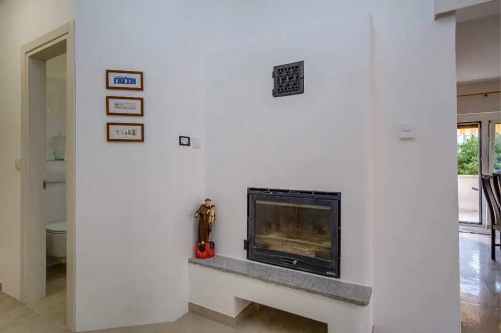 3-Bedroom Apartment for 6 Guests in Mali Lošinj