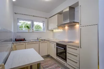 3-Bedroom Apartment for 6 Guests in Mali Lošinj