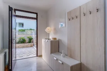 3-Bedroom Apartment for 6 Guests in Mali Lošinj